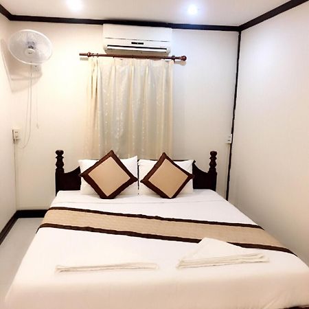 Vientiane Backpackers Hostel Exterior photo
